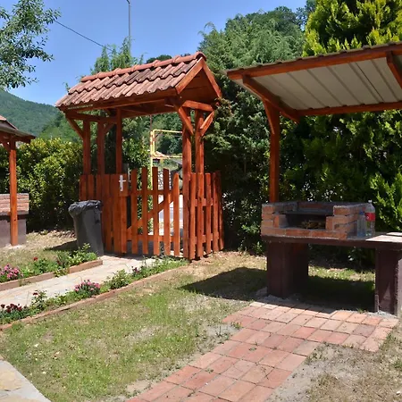 펜션 Negde Na Drini 4 바이나 바슈타