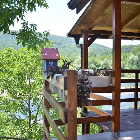 Negde Na Drini 4 펜션