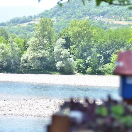 펜션 Negde Na Drini 4